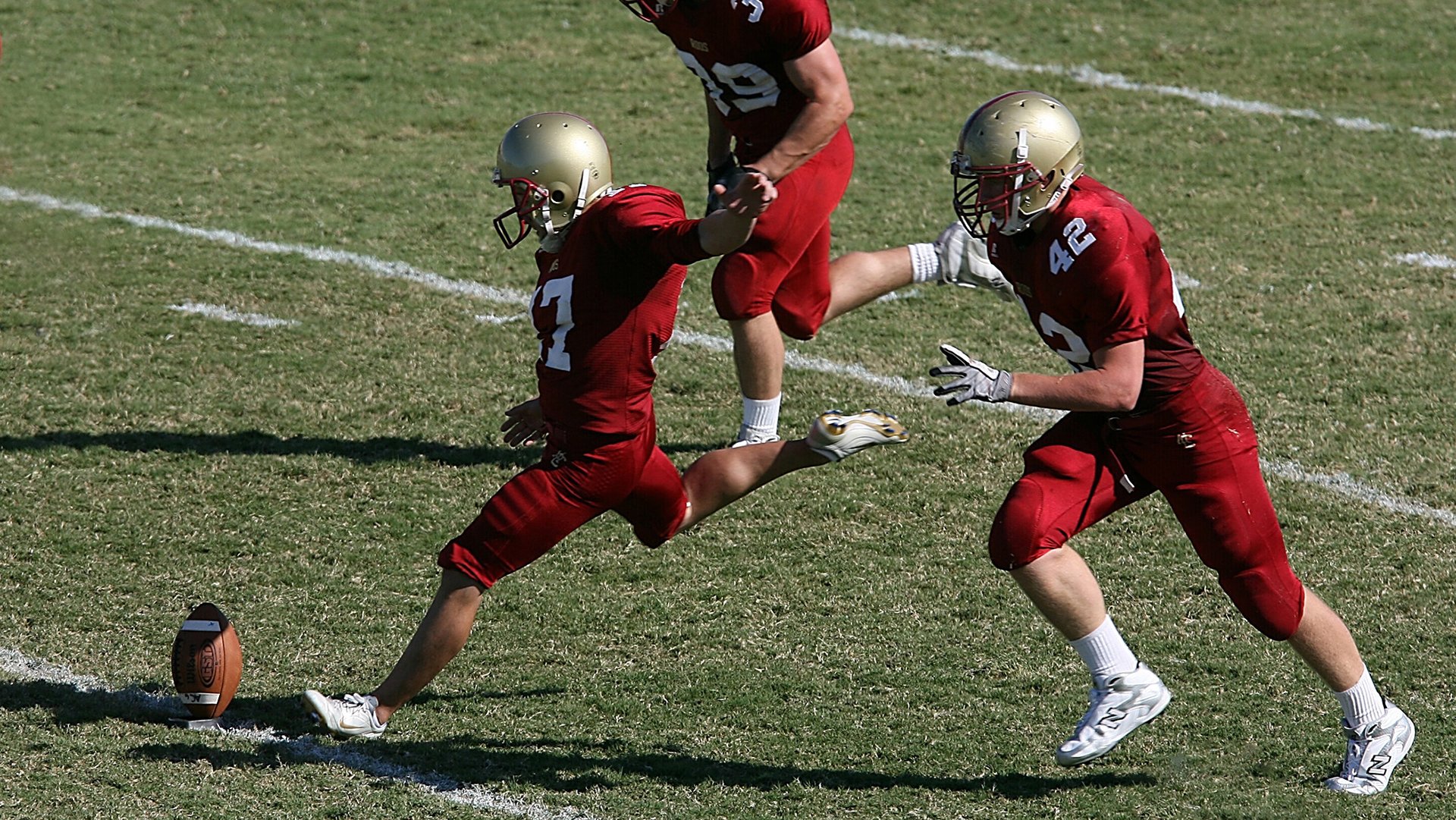 九游体育网站入口-《电竞明星转型：从选手到解说再到教练的多路发展》，电竞名星